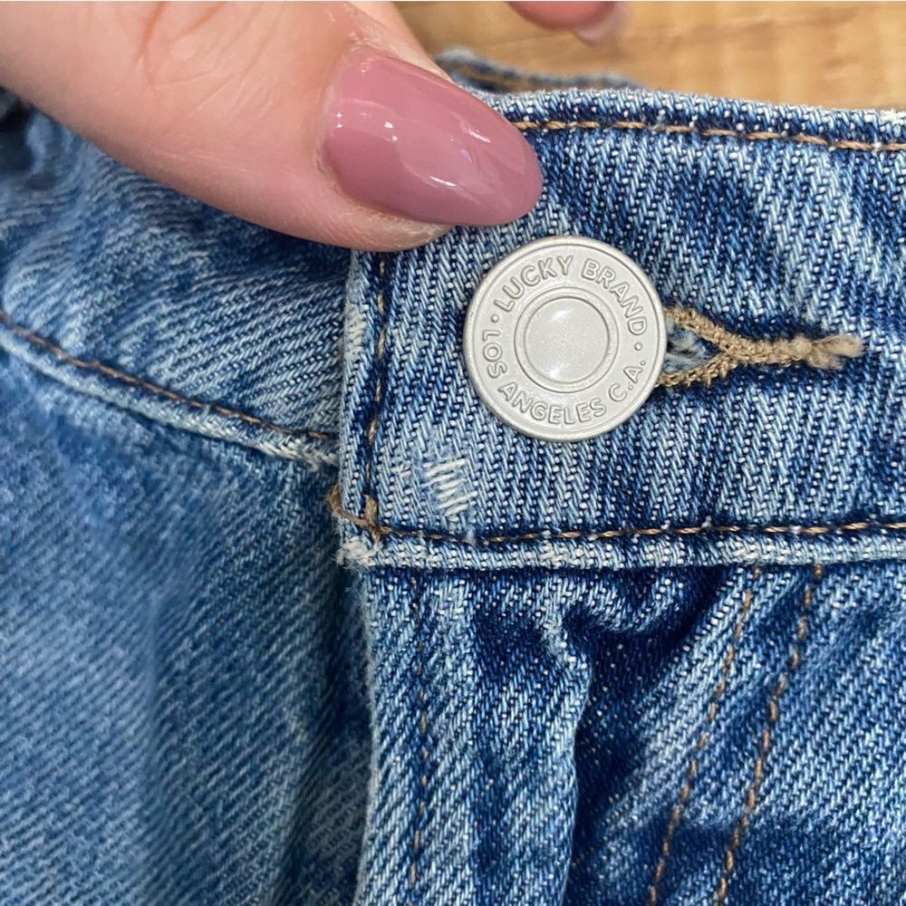 Lucky Brand Cut Off Short - Picture 5 of 14